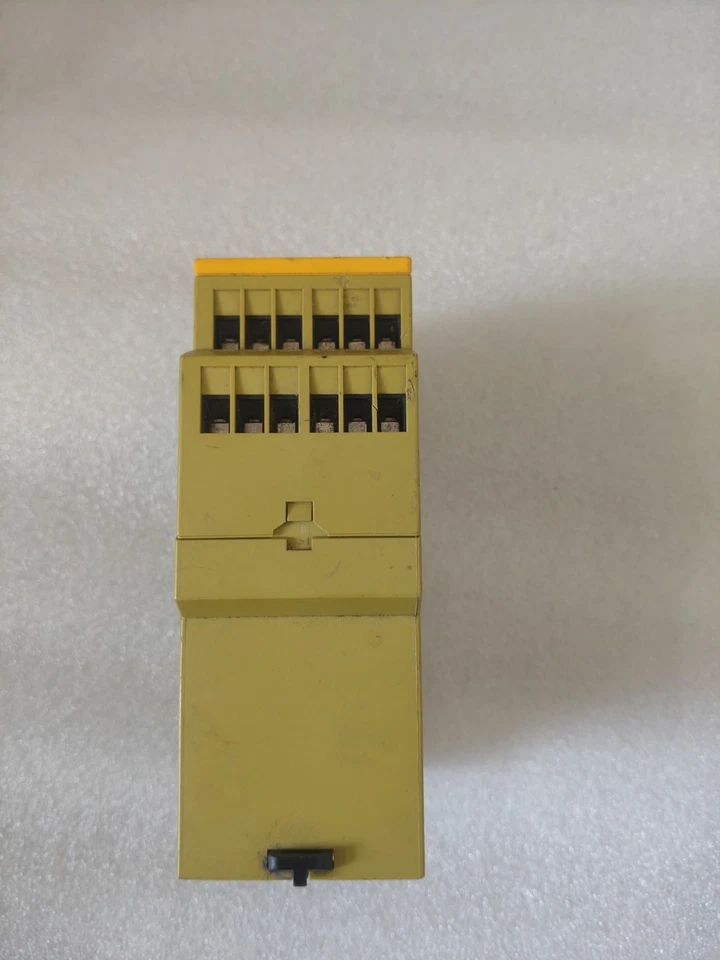 PILZ SAFETY RELAY PNOZ X3 24VAC 24VDC 3n/O 1n/c 1so 774310 SAFETY RELAY